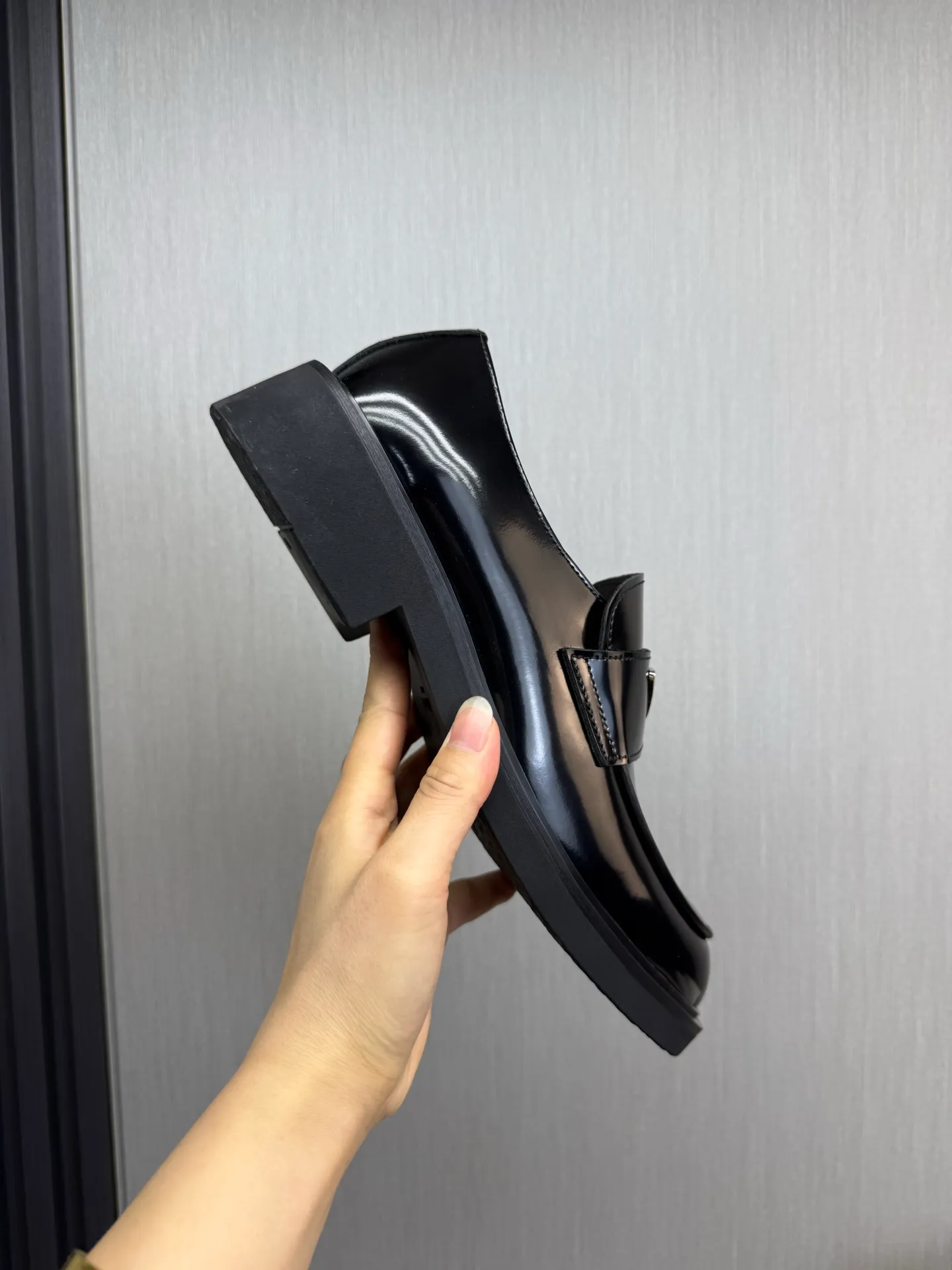 Men's shoes 💰840💰 [PRADA] New models synchronized with the official website, high-quality shipments ✔️Hot-sellers🔥 Original cowhide. Open edge beaded cowhide + cowhide lining, 1🆚1 replica, original lightweight foam outsole, 38-45 (men's 38.45 custom-made, non-refundable)